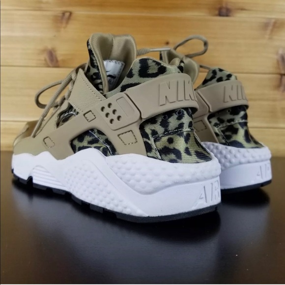 Women’s Nike Huaraches size 7.5 - Picture 4 of 5